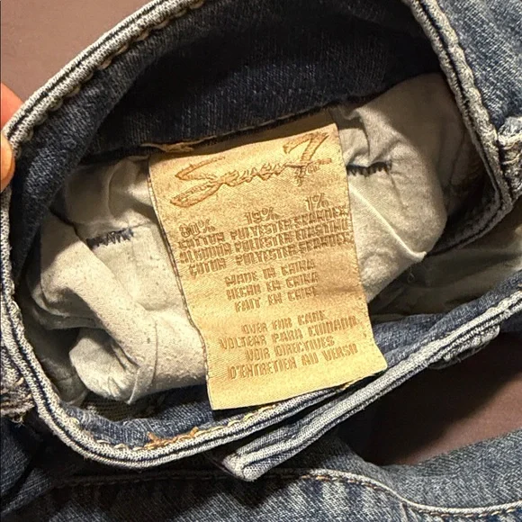 Seven7 Women's Cropped Blue Jeans - Picture 5 of 6